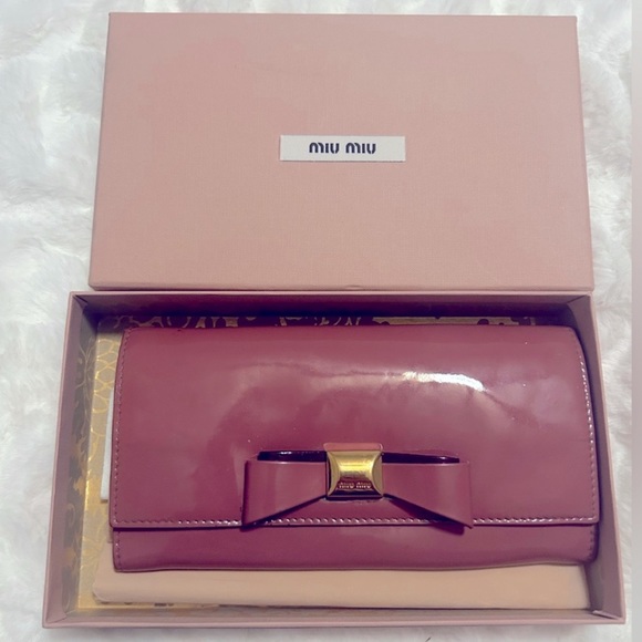 EUC Miu Miu rose pink Wallet with original box - Picture 1 of 7